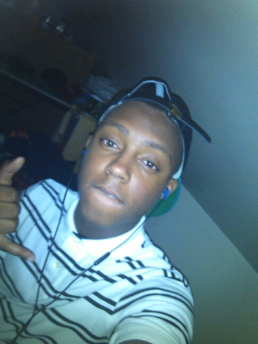 idk wat i look like or how tall i am or my skin color so just follow and i follow bac