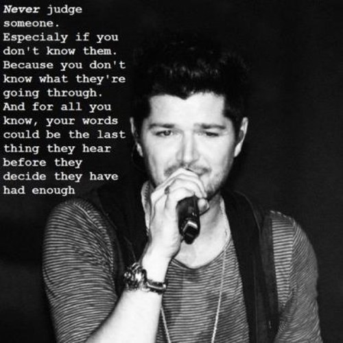 Hi i'm Amy, I'm 16 and a massive fan of The Script saw them live 17/3/13 wooow! Massive Chelsea fan too. Follow me I will follow back :) x