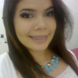 Bem Tourina, menina, mandona, linda, sabe da sina, mina valentona, fina, cheia de razão, rainha, foliona......