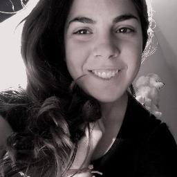 Want to be an actress. Usually, I prefer animals over people. Dreamer and idealist. I believe that dreams come true.