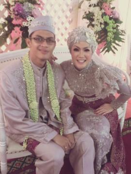 istri dari Rikin Junaidi