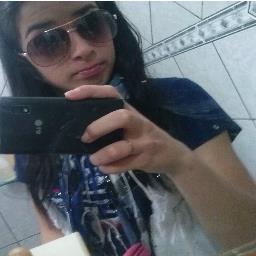 by:briany lucélia