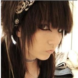The name is Julie. I sing, dance, play guitar and model. I screw up everything. why do I even bother?[Werewolf/Witch] |Multi-RP|