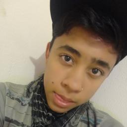 sou uma pessoa muito feliz com a vida e nd me faz fika trite e se eu fika trite tento n demostra