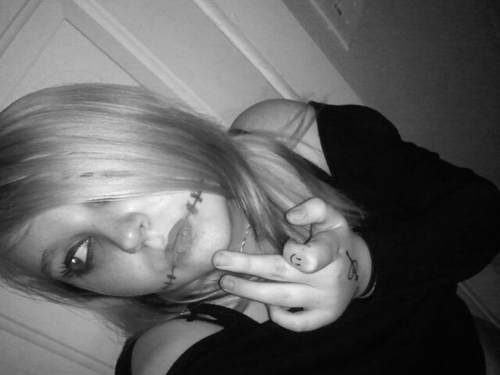 I'm single. People say I'm intimidating. But you gotta get to know me. Talk to me. look me up on facebook http://t.co/EIDBmxHNcC…
