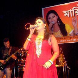 Ami, Munni Akther Mariya Bangladesher akjon chotto shilpi.......balo balo gan gaiya boro hote chai....
