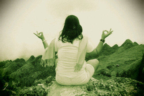 samatalim's profile picture. an obedient follower...lygophobic, a bibliophile, a home buddy who likes walking a lot....