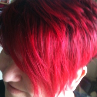 Comfortably_Mum's profile picture. Trying to be a good mum, but easily distracted by shiny things & Prosecco. Disturbed by the disappearance of Sage Derby from supermarket cheese counters.