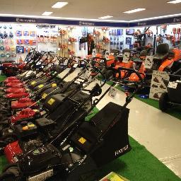DBS Maaitechniek is dé grootste leverancier in Tuin-, Park- en Golfbaanmachines. We beschikken over de grootste showroom van de Gooi- en Vechtstreek.