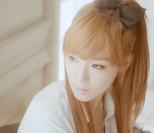 ELF( ﾉ ^o^)ﾉ