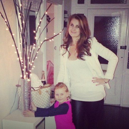 Mum of one little treasure, renovation enthusiast, radio marketer. Instagram: @amandamidgley email: amandamidgley@me.com