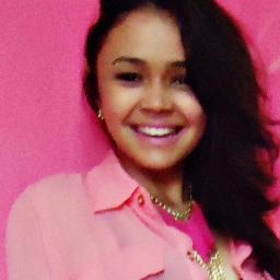 brasileira,geminiana,inconstante... e a frente  de ''Diário de Moda'' acessa,acessa,acessa,acessa http://t.co/YQfYDnseCc