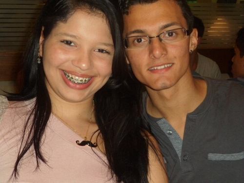 Sou alegre, adoro sorrir, tenho 18 aninhos, sou apaixonada por #Jesus e sou #Indesitivél ! ;D ♥