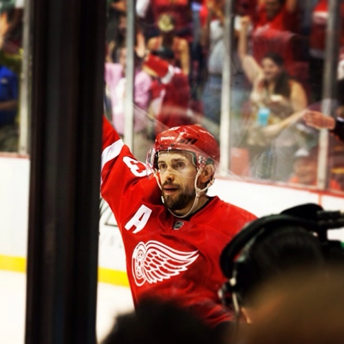 DatsyukForCover's profile picture. Datsyuk NEEDS to be on the cover!!

JUST DONT STOP RETWEETING :D