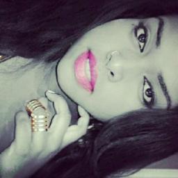 Poca gente me conoce realmente, Sígueme e inténtalo ♥ Estud. AdminFinanzas  Redactora en @08Sesion  Enamorada de la música ♪♪ Con buen corazón ♥ EN TO' LO NEGRO