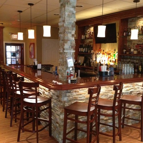 Comfort Food At It's Best! Family owned & operated, local and fresh! Serving up the most delicious breakfast, lunch and dinner in town. 5037 Lee Highway.