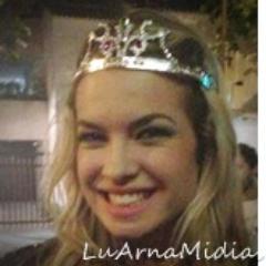 Sou fã da loirinha com um sorriso lindo e do baixinho com um olhar encantador. Amo eles mais do que tudo ♥ @Lua_blanco  @aguiarthur. Obrigada por existirem!