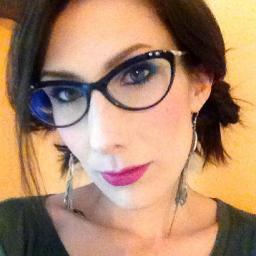 Makeup artist / NYC / PHL 
Classically trained soprano and cosplayer