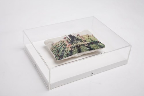 samantha9webb's profile picture. Photographer who loves irony and explores photographic sculpture and fashion http://t.co/bkgWLQKqtt