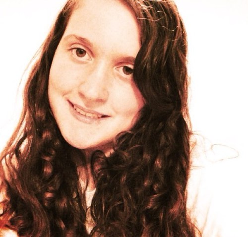 i love monkeys,loads of bands and the internet. I follow/unfollow back. HB,AD,CE,NM,PP,SP,SS,KK