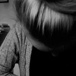 isabelleawesome's profile picture. my heart is beating for pizza & chocolate!