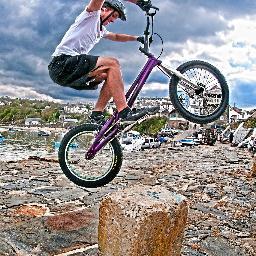 I'm 17 , I ride Trials , Been riding around 2 years.
Will Follow back:) http://t.co/NWnMYAvy