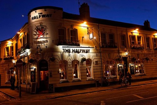 We are an inviting traditional pub in the wonderful city of Cardiff. Why not book our skittle alley for your next event? 02920667135 halfway@sabrain.com