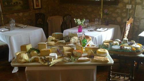 FormatgesMASPAU's profile picture. Apasionados de los quesos. Información de todo tipo de quesos.