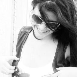 Se algum dia sentires a minha falta, olhe para o horizonte e toda vida que uma brisa leve tocar seu rosto, lembre-se: sou eu que te beijo em silêncio !