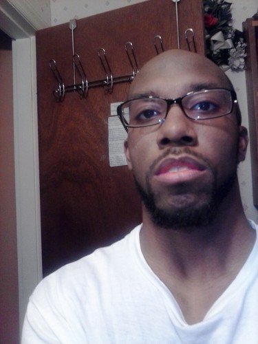 robertguy312's profile picture. im robert an im 23 an like sports an play video games an im 5'6 an no kids or gf an like to hangout an dont smoke or drink