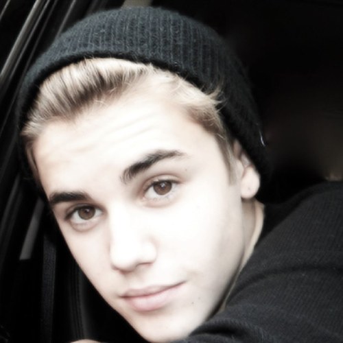 KidrauhlWriter's profile picture. Belieber who loves to write. Brand new original fanfic 'LIFE DOESN'T END' coming to a computer near you this Summer. Details to follow.