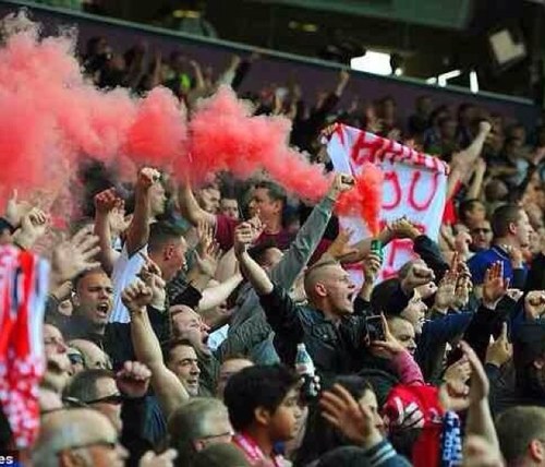 Tweeting all the best MUFC away day pictures! Send us your pics and we'll get them tweeted! #20