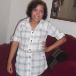 Linda,inteligente,chata,mandona,lenta,amiga,feliz,querida,amorosa, simpática,companheira, compreensiva,turrona,irritante,boba, extrovertida,estressada, esnobe,