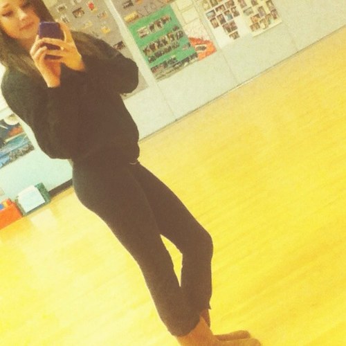 ¤Eṃïlÿ Dαсεÿ/14/FPSS//CANADA//Vancity★  ask me anything on Ask.fm -http://t.co/Qo8xWt8pna :) Follow me i'll follow you back (;