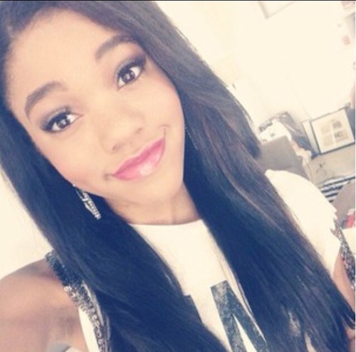 TeaIaDunn's profile picture. My bio doesn't need your reading.