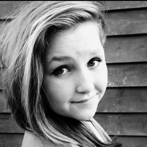 A day with out laughter is a day wasted! Instagrame: MISS_MINTERNE12 Im a NIALLER! Follow me please I follow back(y) 3 xo