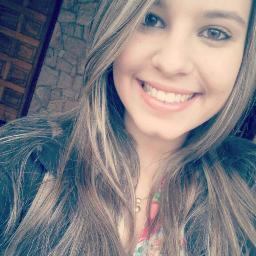 18 anos, católica, consumista, maquiagem, quimica, amigos, ♫, família...mas Deus sempre acima de Tudo - porque Dele, por Ele, para Ele são todas as coisas