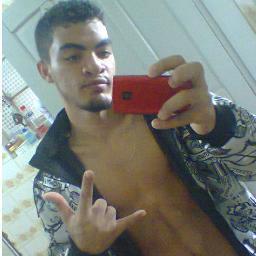 calado, marrento, estrovertido, arrogante qd precisa, chato, só isso já ker saber de mais siga me ou ñ tanto faz