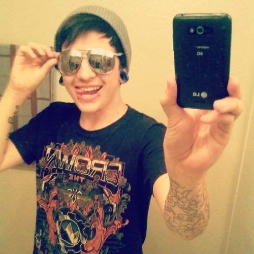 Im blake i like music and stretched ears and tattoos i follow back