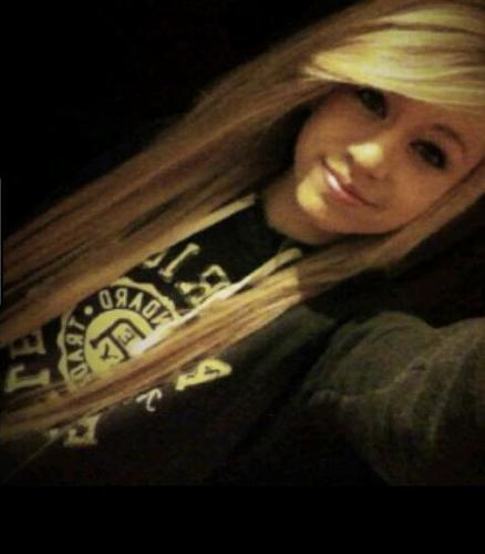 Hey I'm Emma and well I'm 14 my friends call me evj.....I love @BrendanIsSwaggy life is hard but you have to fight...✌