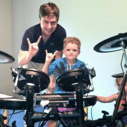 Drumzz_R_Fun's profile picture. I play drums for @noireboston! I also love cats, pizza, and soccer. Get at me!