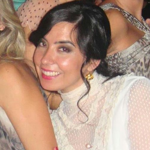Farmacéutica y Experta en Cosmética Dermofarmacéutica.Con unas ganas enorme de trabajar y seguir aprendiendo.