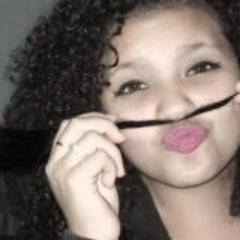 llllimm's profile picture. As Vezes construímos sonhos em cima de grandes pessoas... O tempo passa... e descobrimos que grandes mesmo eram os sonhos e as pessoas pequenas demais para torn