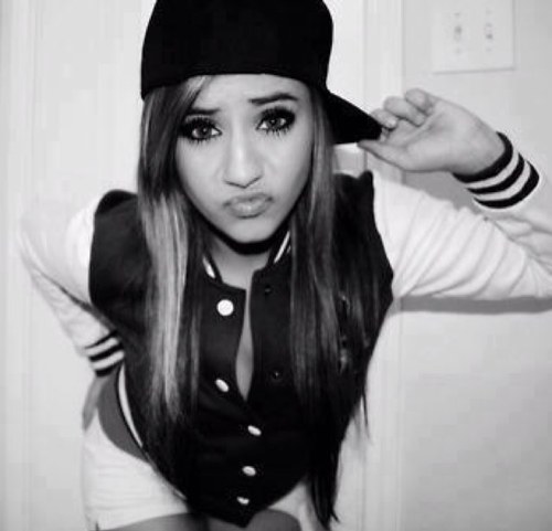 rant_bitch's profile picture. When life knockes you down,calmy get back up, smile an say you hit like a little bitch.