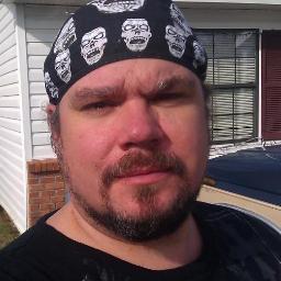 Single Stay at home father work from home  allows me to spend more time with my family. Love to work out and have fun.