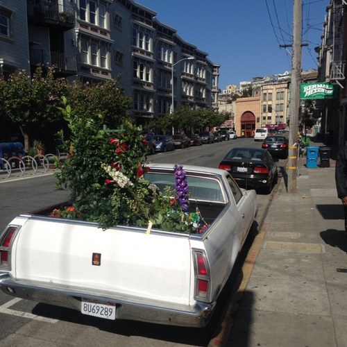 thefrontporchsf's profile picture. 