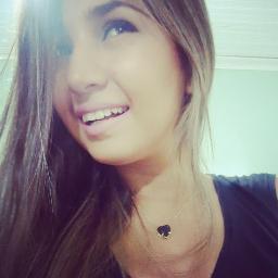 22 canceriana, chata, viciada em café e amante da cerveja...