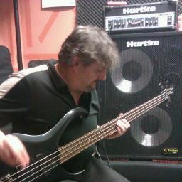 Music, Bass Player, Guitar Player , Songs Played by Javier Herencia Gonzalez, Mixed whit Sonar 8.5 (Bass Covers) , samplers with Acid Pro 7