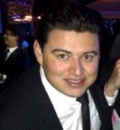 cjafeth's profile picture. Escritor por hobby, amante del vino por placer y creativo por profesión.