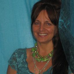 Sacred Sound  
Wave of Kindness ~  You are amazing!
This account was linked to Sacred Sound Journey ... someone got the website check youtube Paulina Ellis